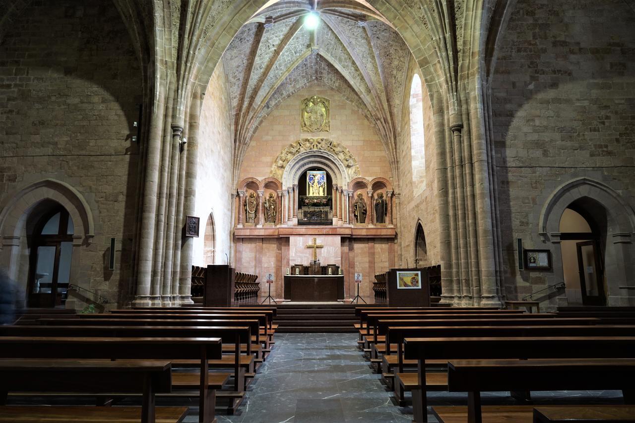 Monasterio De Santa Maria De Valvanera Ангиано Экстерьер фото