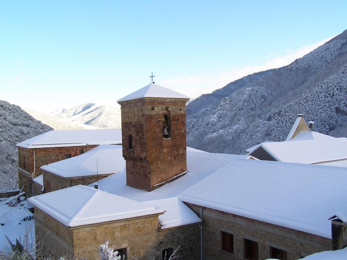 Monasterio De Santa Maria De Valvanera Ангиано Экстерьер фото